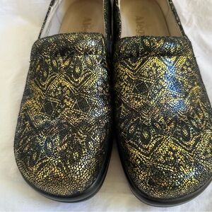 Alegria Keli Professional Black & Gold Metallic Y3K Slip on Clogs
